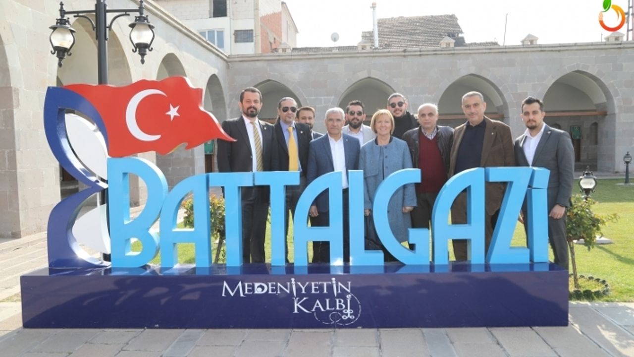 Başkan Güder, Fenerbahçe Yönetimine Tarihe Yön Veren Battalgazi’yi Tanıttı