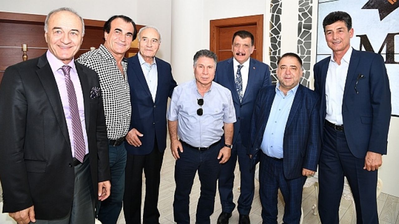 Hababam Sınıfından Başkan Gürkan'a Ziyaret