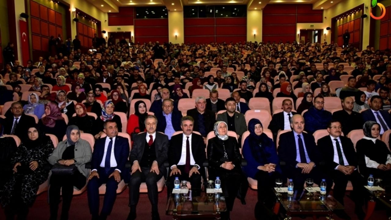 "Türkiye'yi Geleceğe Taşımak" Konulu Konferansve STK’larla Toplantı Düzenlendi