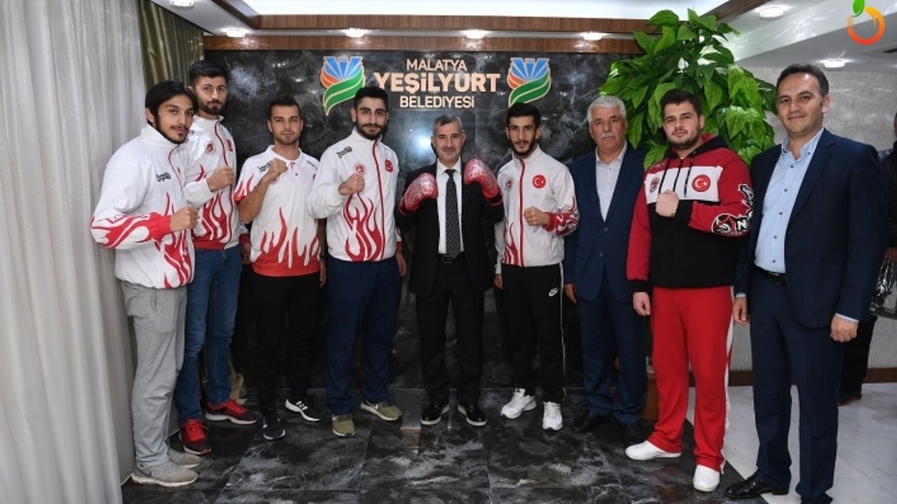 Başkan Çınar, Kıck-Boks Erkek A Milli Takım Sporcularını Ağırladı
