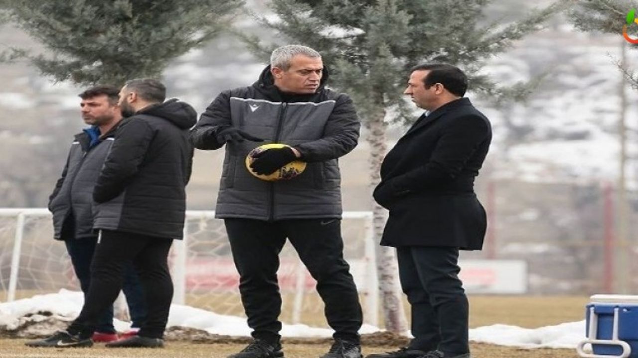 Y. Malatyaspor, Özdeş ile yola devam kararı aldı