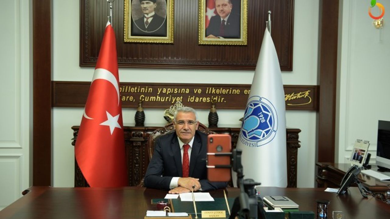 Başkan Güder, Koltuğunu Minik Ecrine Devretti