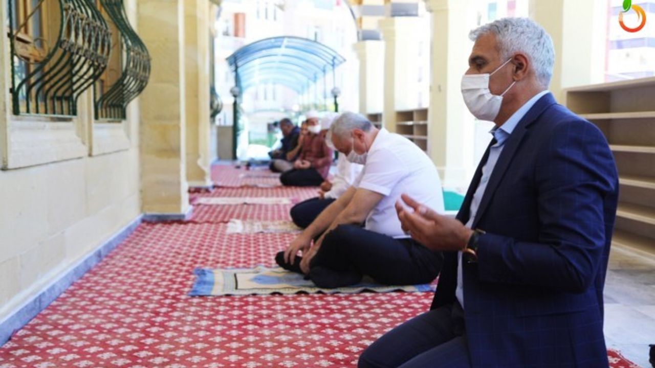 Aylar Sonra Cuma Namazı Kılındı