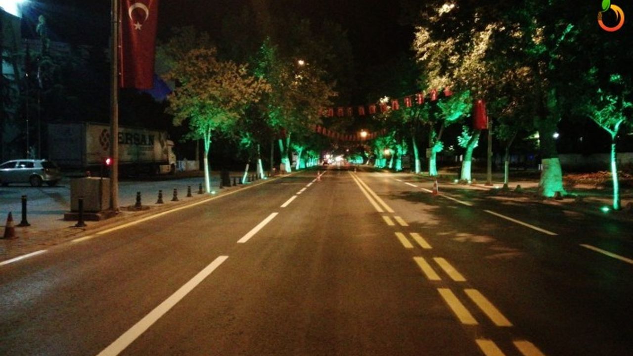 Büyükşehir Caddeleri Yenilemeye Devam Ediyor