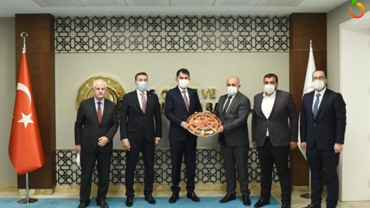 Başkan Zelyurt, Bakan Kurum'u Ziyaret Etti