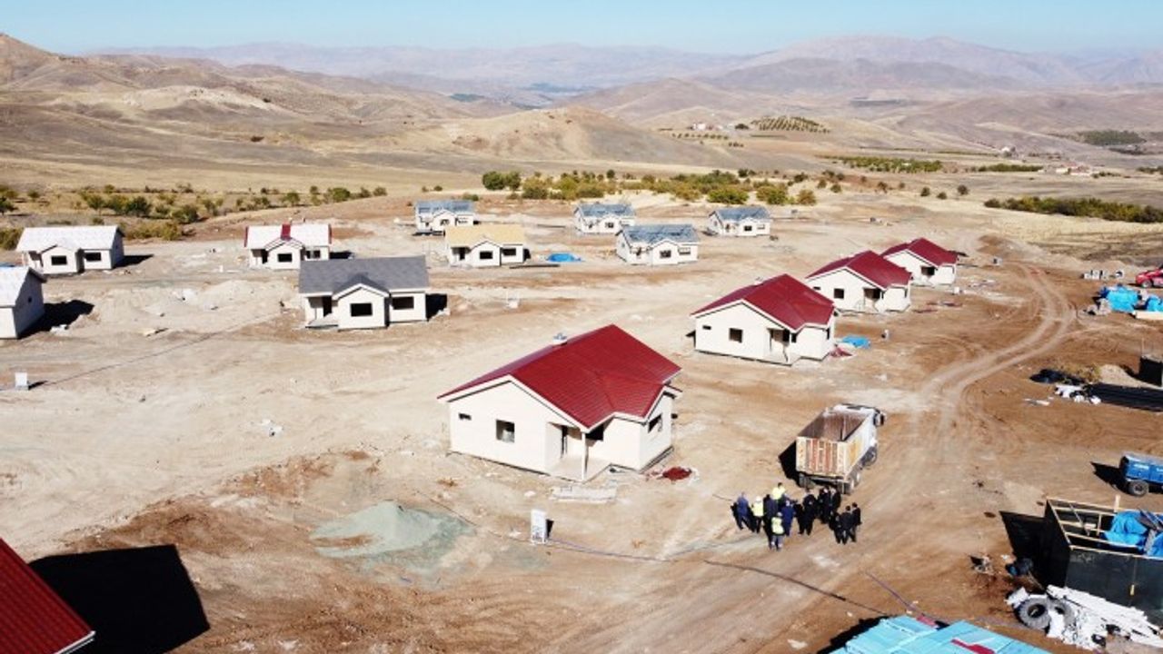 Başkan Güder: 'Köy Evleri Yıl Sonunda Teslim Edilecek'