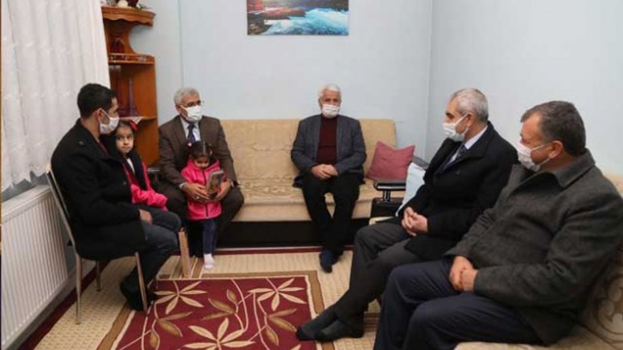 Başkan Güder’den Personeline Yürek Isıtan Ziyaret