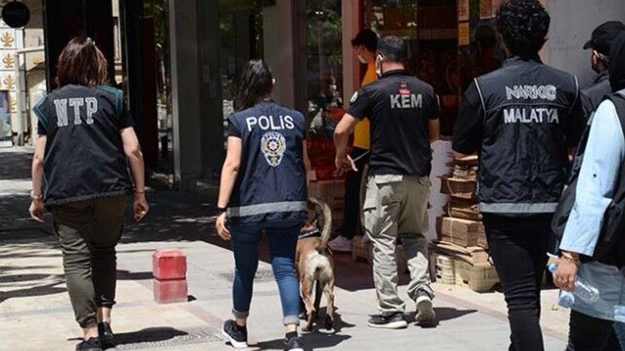 Malatya'da 'Huzurlu Sokaklar ve Narkotik Suçları Uygulaması Yapıldı