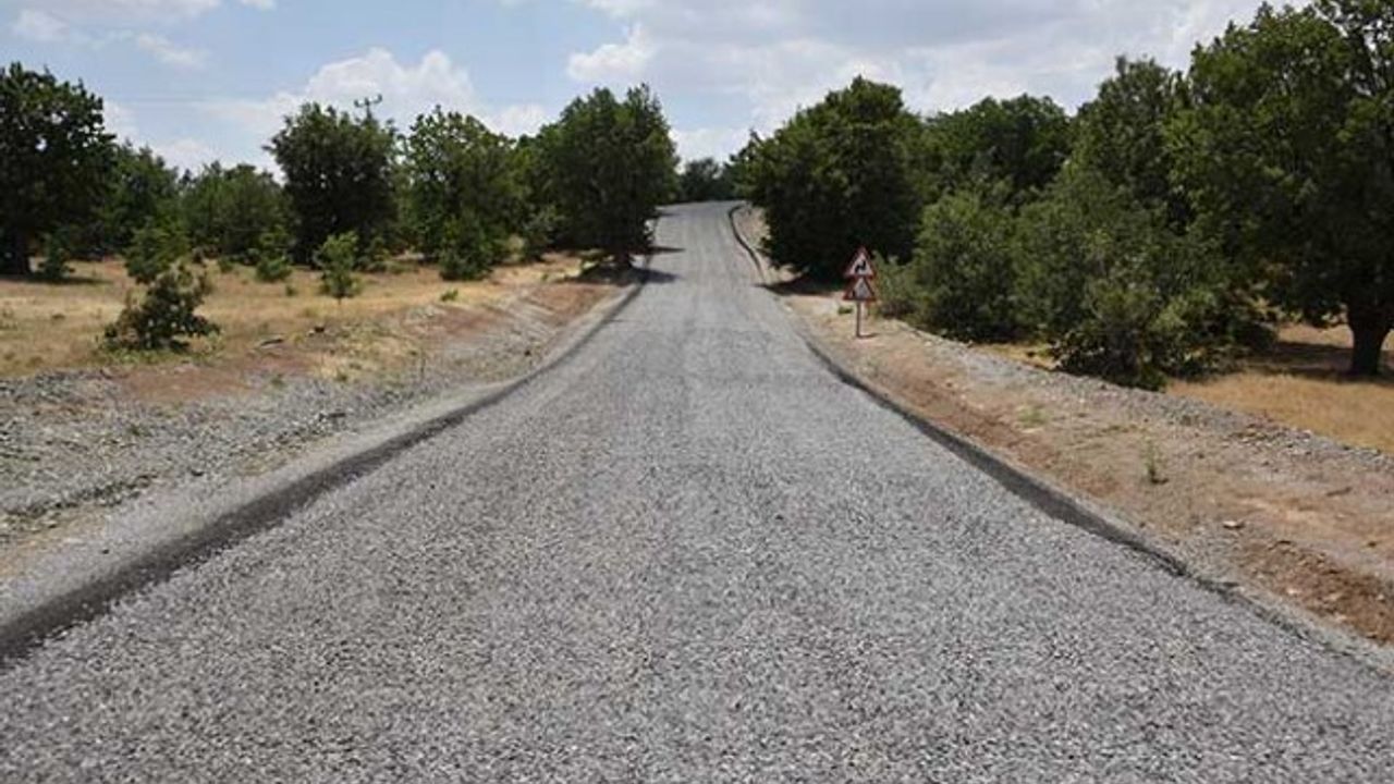Uzunhüseyin Mahallesinin Asfalt Sorunu Çözüldü