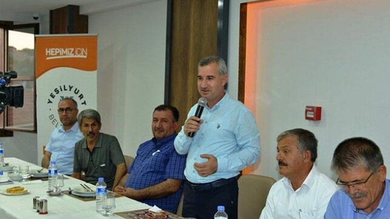 Büyük Bir Aileyiz, Birlikte Hareket Ediyoruz