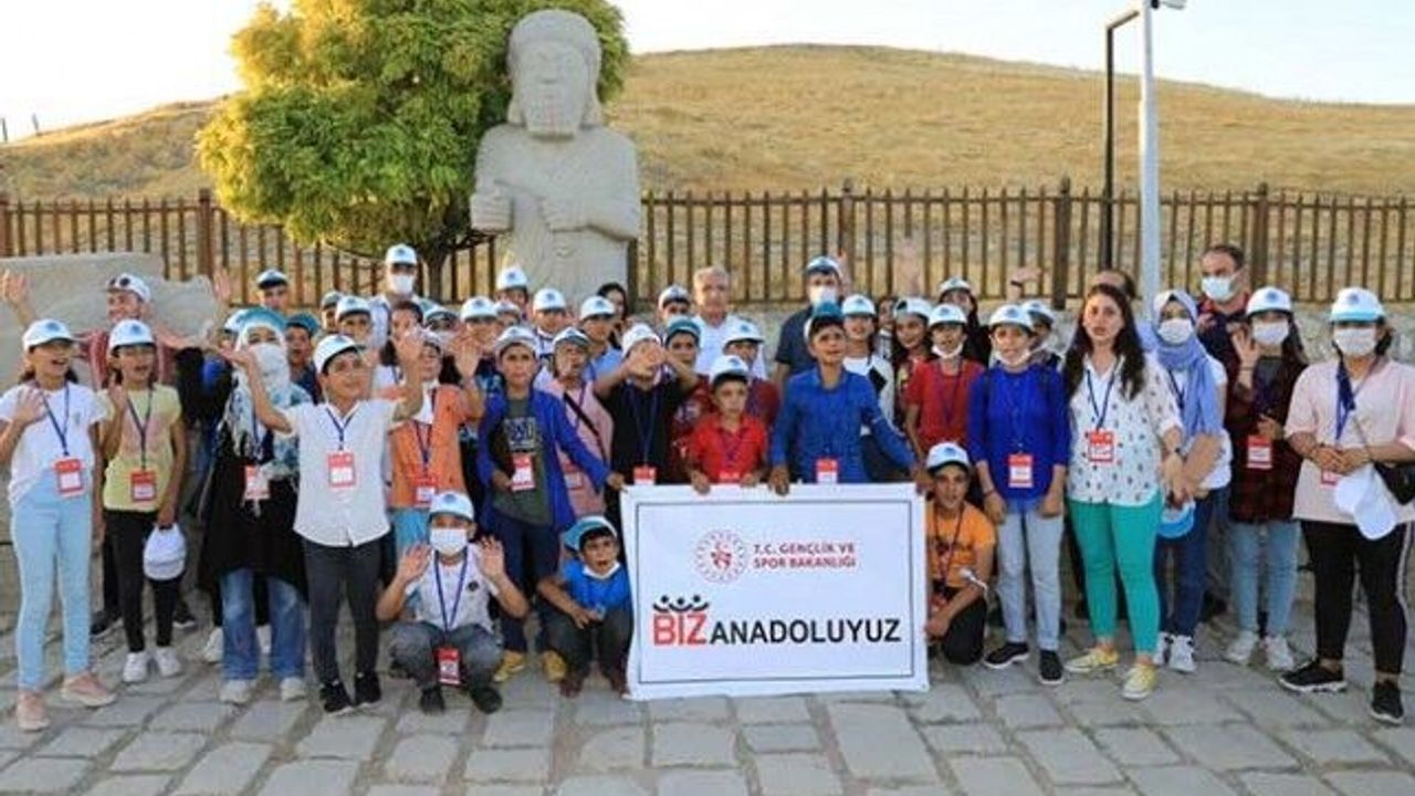 Urfalı Çocuklar Dünya Mirası Arslantepe'yi Gezdiler