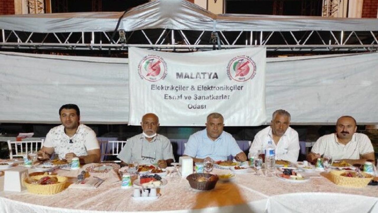 Elektrikçiler Esnaf ve Sanatkarlar Odası Üyeleri İstişare Toplantısı Yaptı  