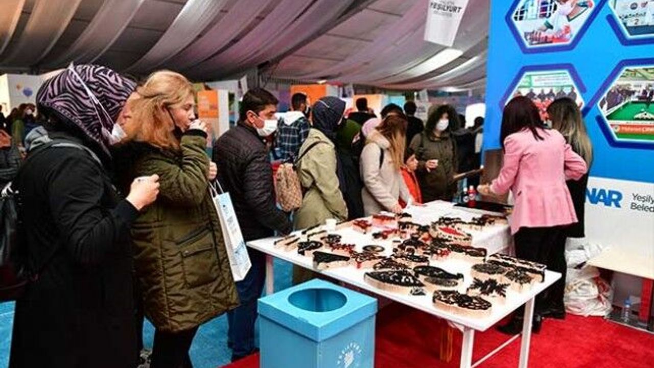 Yeşilyurt Belediyesinin AK Parti Gençlik Festivalindeki Etkinlikleri Büyük İlgi Görüyor