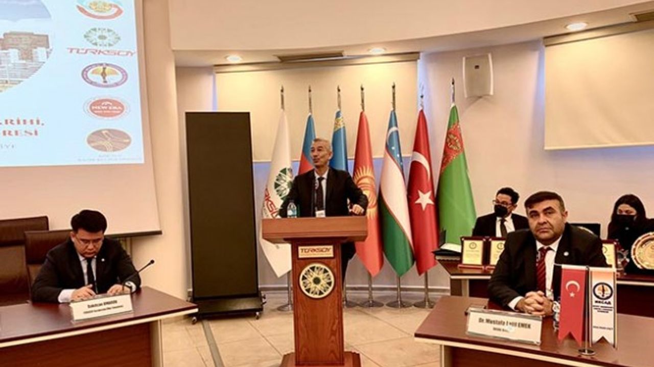 Başkan Cömertoğlu Uluslararası Kazak Tarihi, Kültürü Ve Edebiyatı Konferansına Katıldı