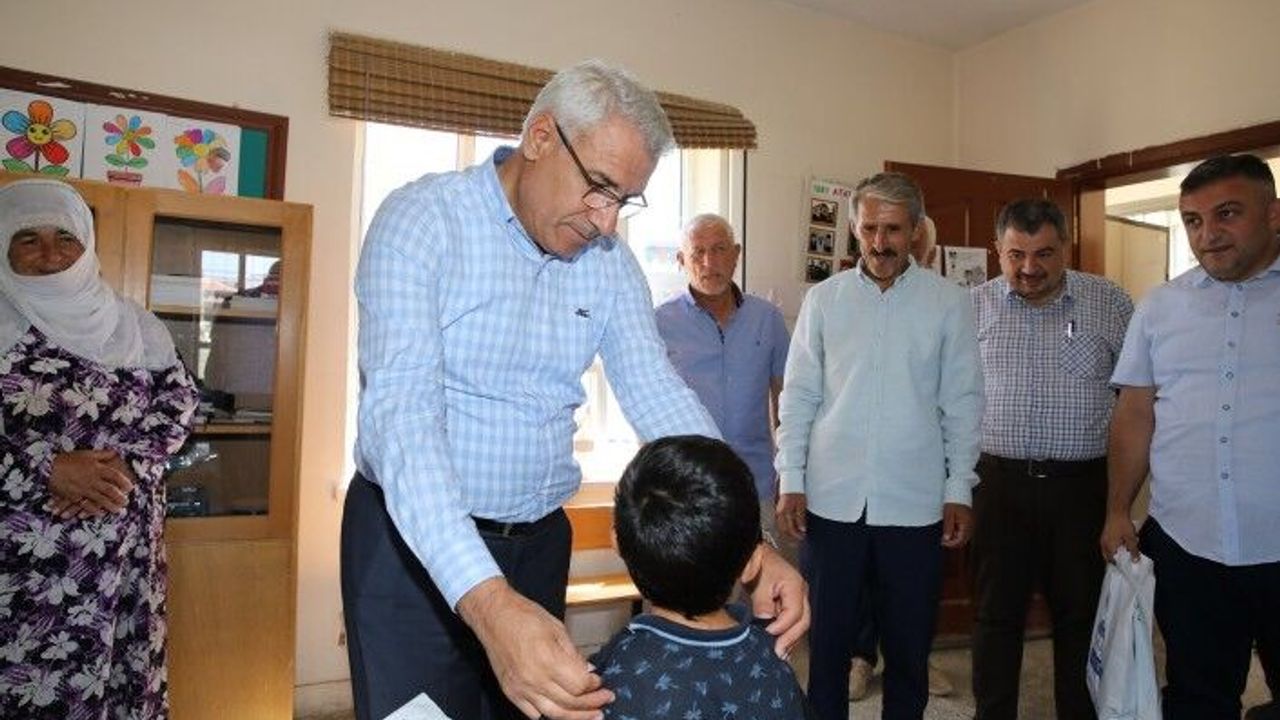 Başkan Güder’den Minik Kalplere Bayram Hediyesi