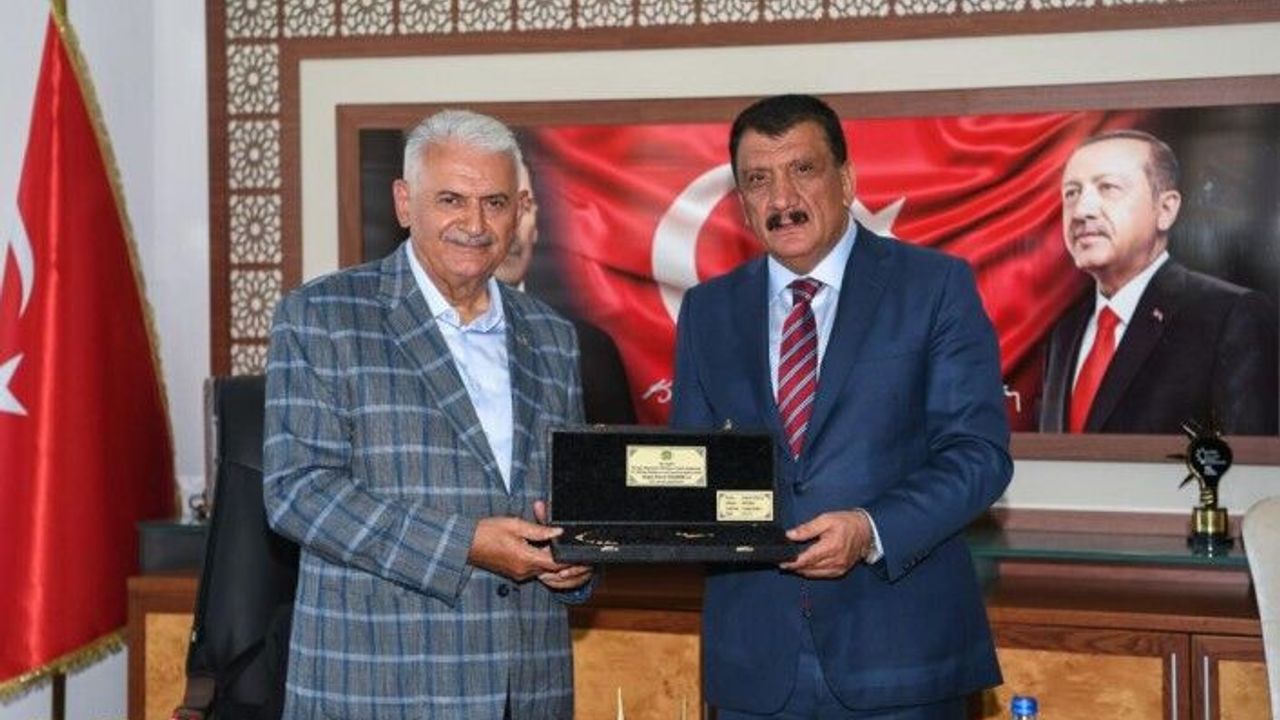 Binali Yıldırım Büyükşehir Belediyesini Ziyaret Etti