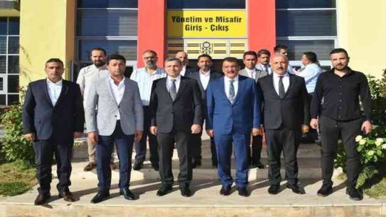 Gürkan ve Vali Şahin'den Yeni Malatyaspor'a hayırlı olsun ziyareti Giriş:30 Temmuz 2022 12:54