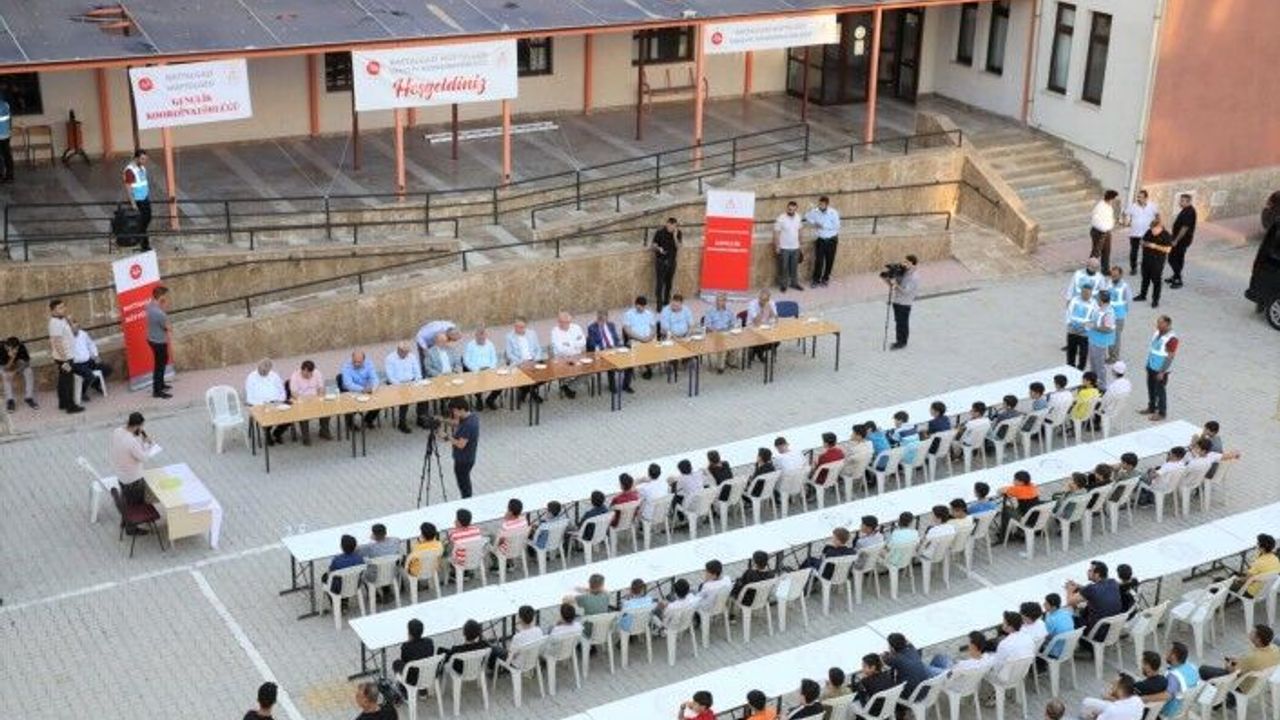 Başkan Güder: ‘Değerlerimize sahip çıkan gençler yetiştirmeliyiz’