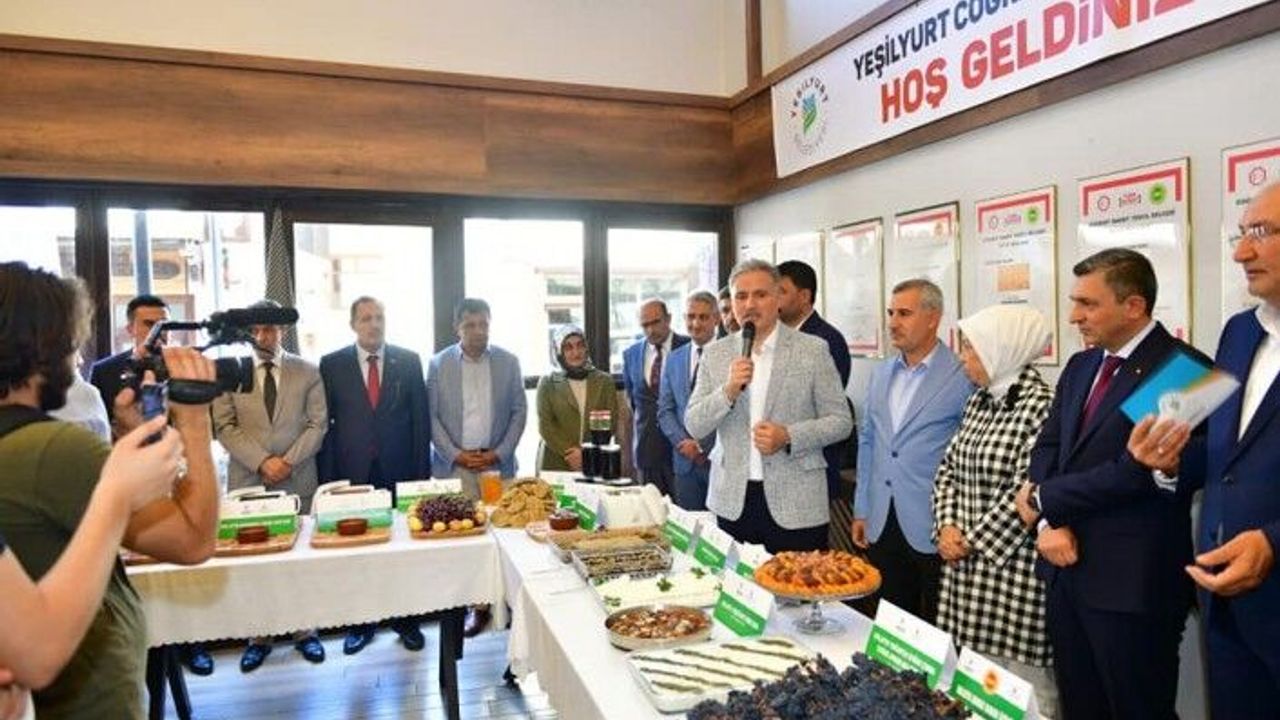 Yeşilyurt’un Coğrafi İşaret Tescil Belgeli Yöresel Ürünlerinin Tanıtım Toplantısı Yapıldı
