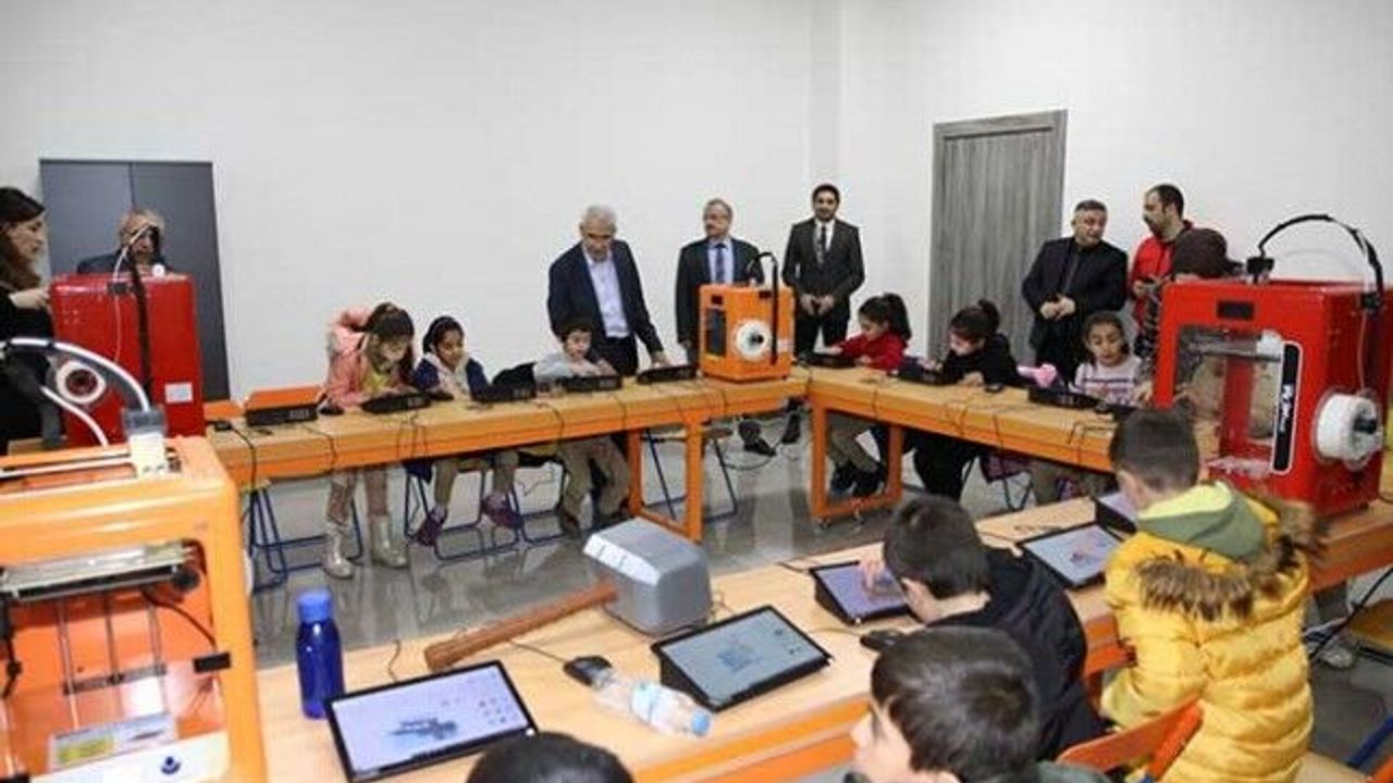 Başkan Güder, Geleceğin Bilim Ve Teknoloji Yıldızlarıyla Buluştu