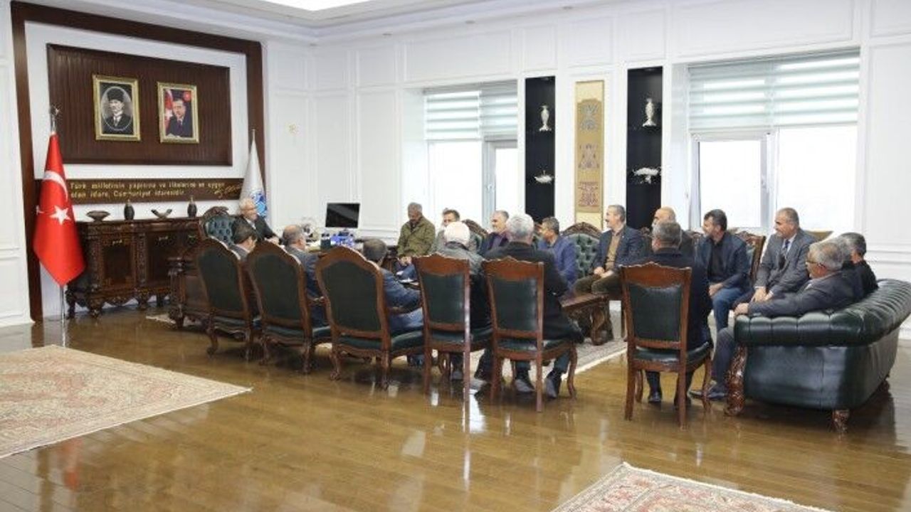 Battalgazi’deki Muhtarlardan Başkan Güder’e Hizmet Teşekkürü