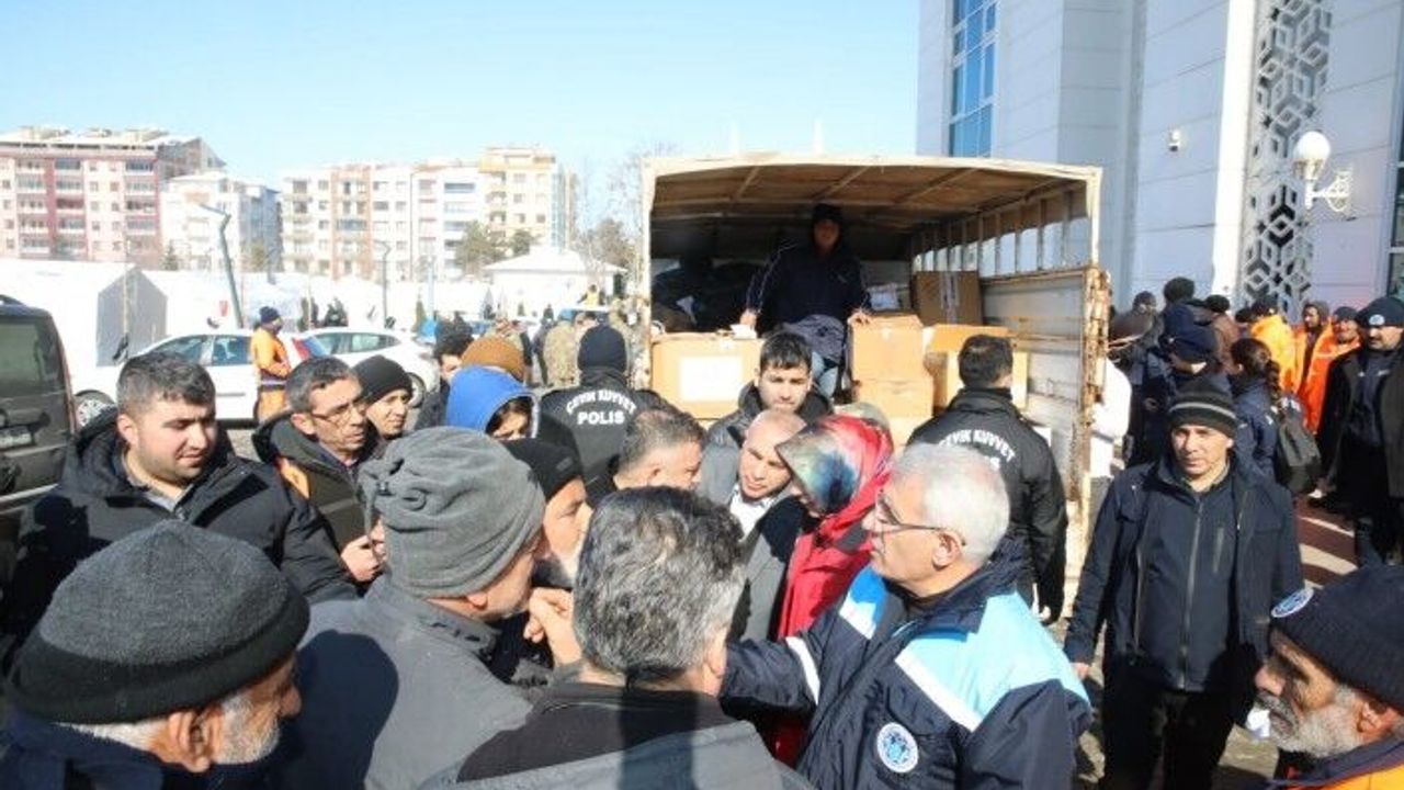 Başkan Güder: ‘Devletimizin tüm imkanlarıyla vatandaşlarımızın ihtiyaçlarını karşılamak için sahadayız’