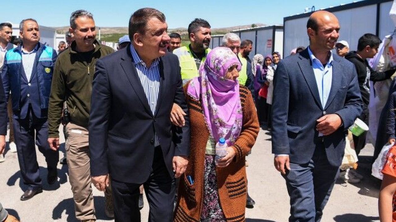 Gürkan, 'Depremin üçüncü günü Malatya’ya şehir plancılarını getirdik'