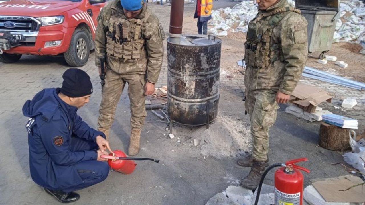 Küçük çocuklarımızı çadır veya konteynerde yalnız bırakmayalım