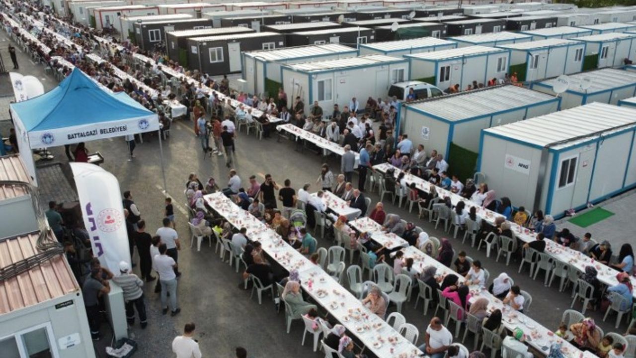 Battalgazi Ve Bağcılar Belediyesi Kardeşlik Buluşmasında Bir Araya Geldi 