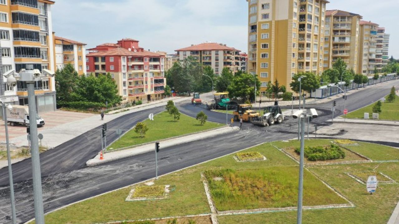 Büyükşehir Belediyesi yol ve asfalt çalışmaları devam ediyor