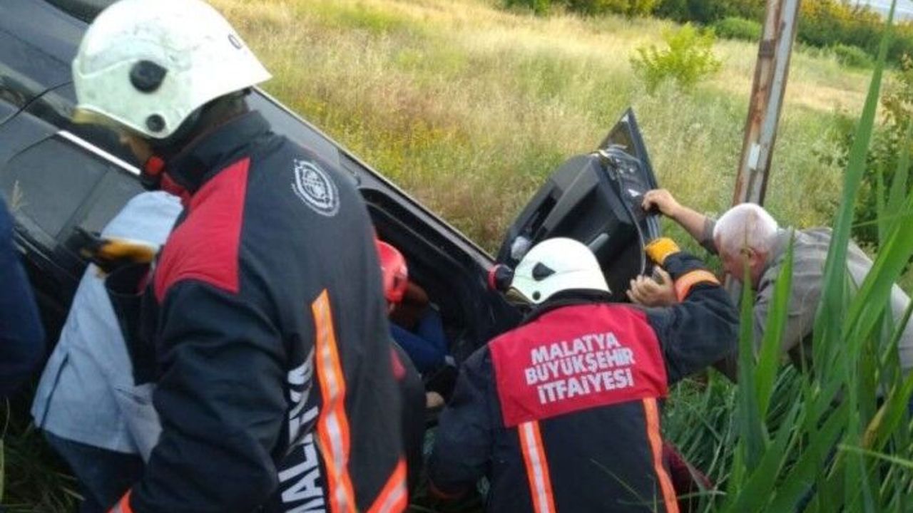 Kale yolunda kaza: 1 ölü, 4 yaralı