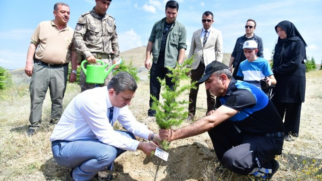 Malatya’da Depremlerde Hayatını Kaybeden 181 Çocuk İçin Fidan Dikildi