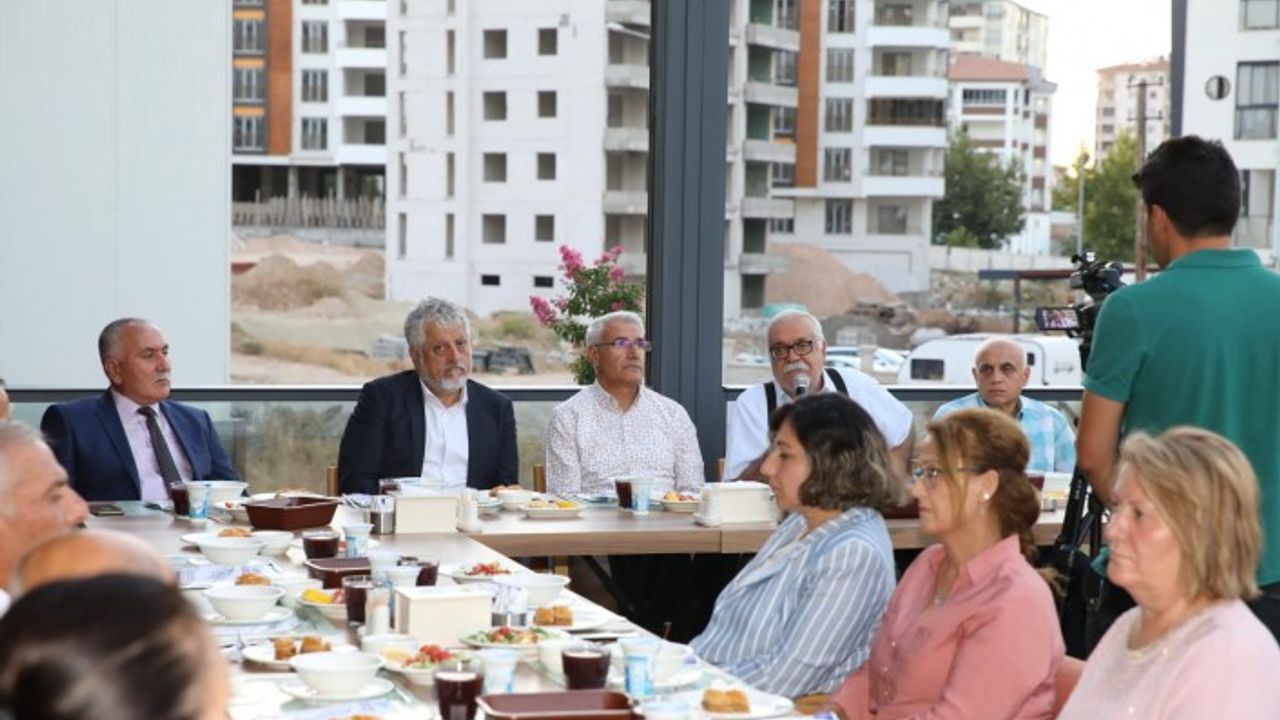 Başkan Güder Alevi Dedeleriyle Muharrem İftarında Bir Araya Geldi