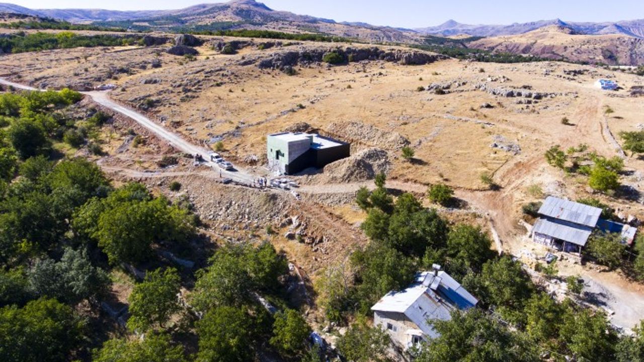 Hekimhan İlçesi Güzelyurt Mahallesi’nde Altyapı Yeniden İnşa Ediliyor