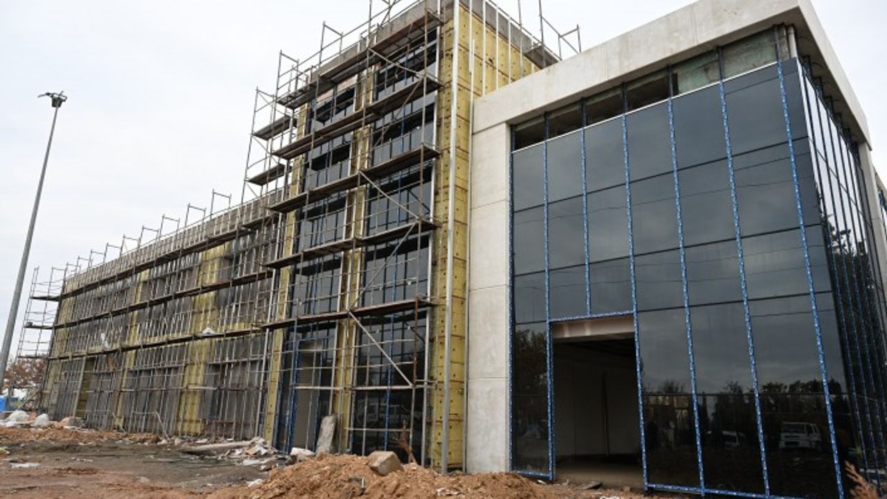 Başkan Gürkan Mezarlıklar Dairesi Başkanlığı İdari Hizmet Binası İnşaatında İncelemelerde Bulundu