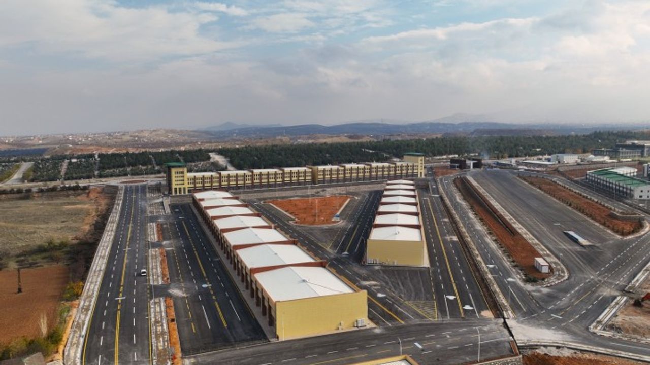 Başkan Gürkan, Yeni Buğday Pazarında İncelemelerde Bulundu