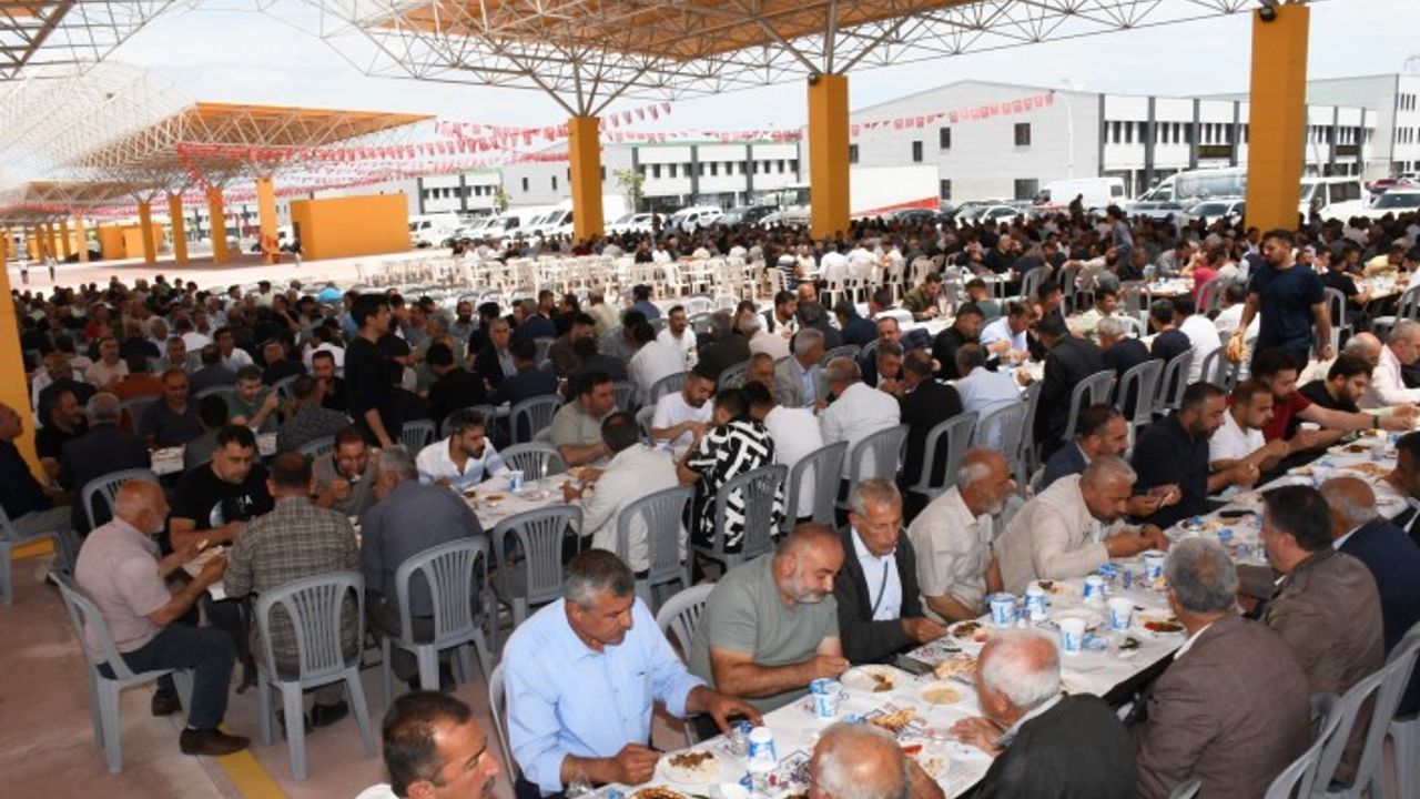 Recep Tayyip Erdoğan Dünya Kayısı Ticaret Merkezi’ Yeni Sezona Hazırlık Yapıyor