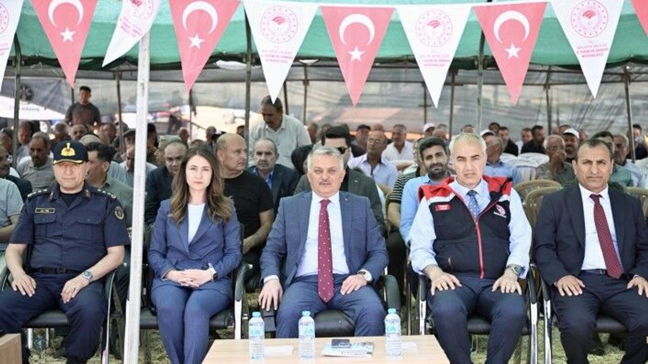 Kendisine Konuşma Verilmeyen Başkan Abdulvahap Göçer, Alanı Terk Etti