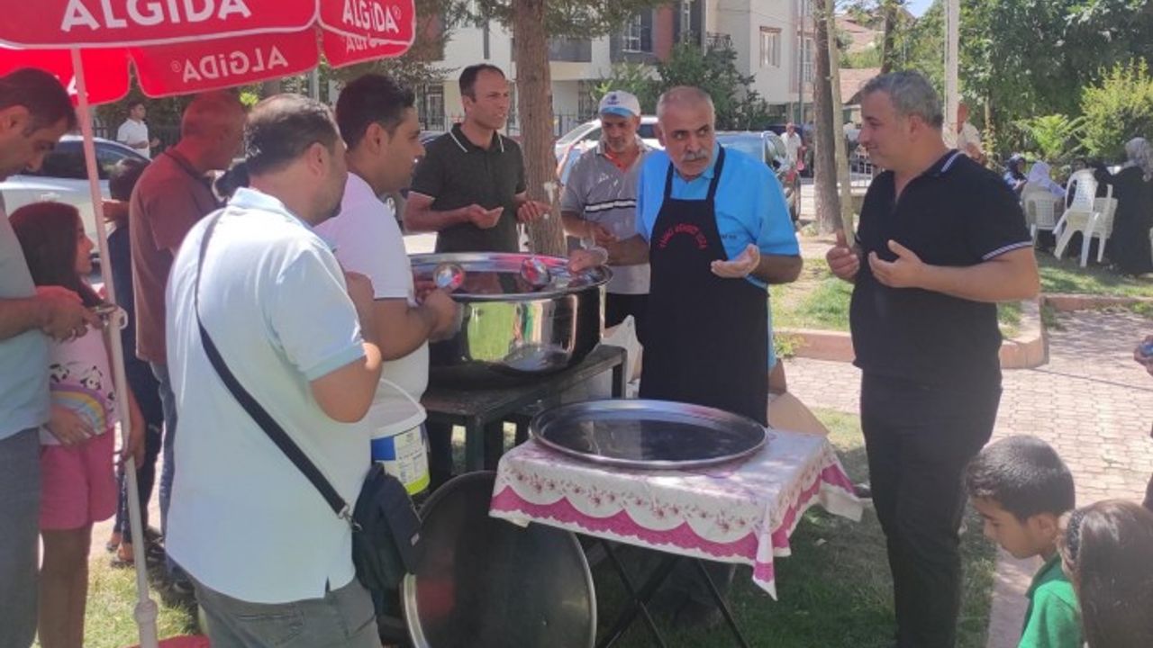 Hacı Abdi Mahallesi Muhtarlığı Aşure Etkinliği Düzenledi