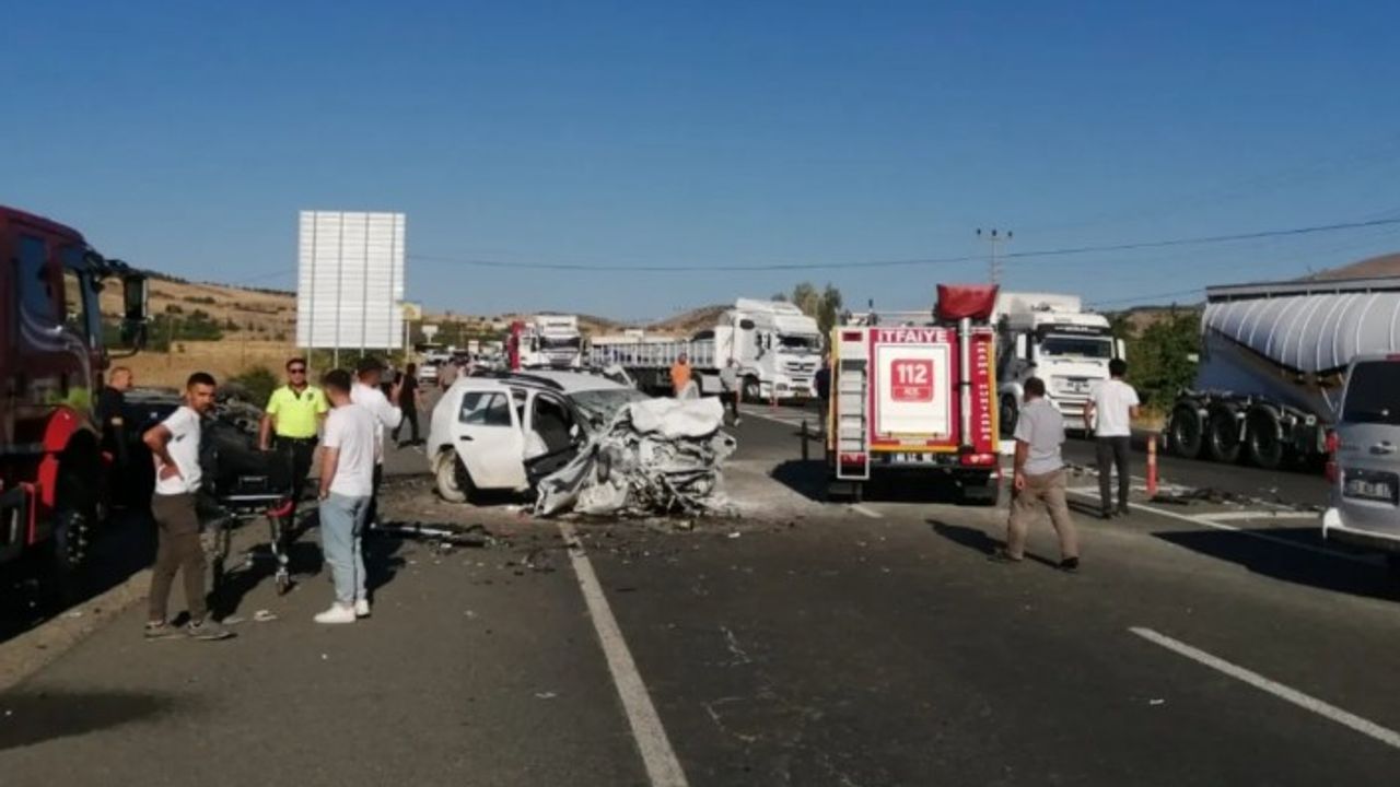 Malatya'da 3 Aracın Karıştığı Trafik Kazası