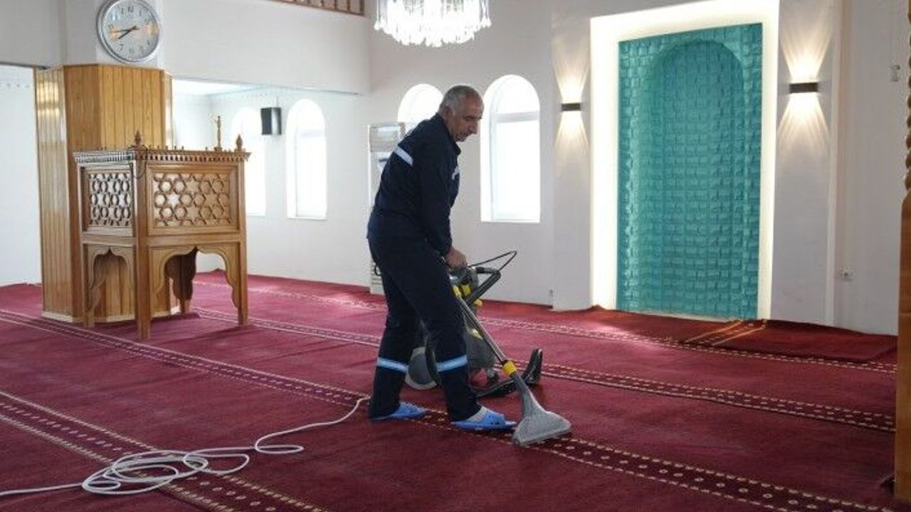 Battalgazi'de Camiler Bayrama Hazırlanıyor