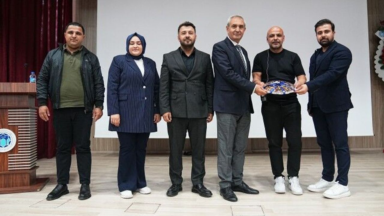 Battalgazi'de 'Güç Senin İçinde' konulu sınav motivasyon söyleşisi