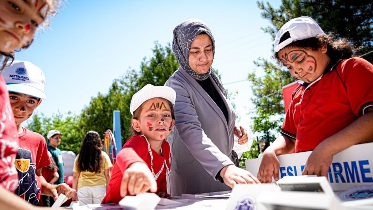 Battalgazi’de Aile Yılı Şenlikleri Sürüyor