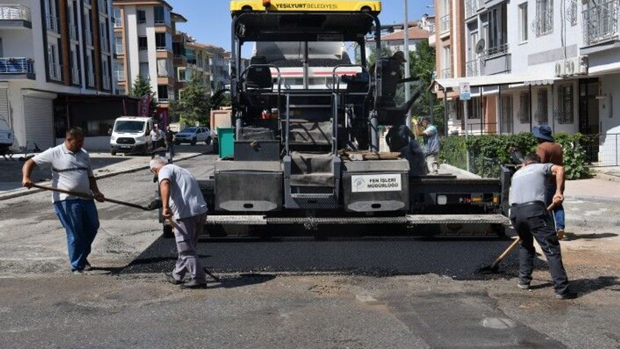 Yeşilyurt’ta Yollar Baştan Aşağı Yenileniyor! İlçede Büyük Dönüşüm