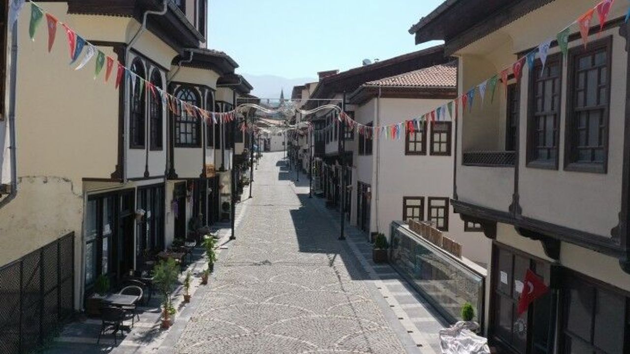 Tarihi Tescilli Konaklar Aslına Uygun Restore Edilecek
