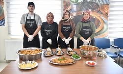 Maharetli Eller, En Güzel Analı-Kızlı Yemeğini Yapmak İçin Yarıştı 
