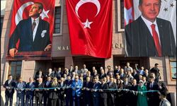 Cumhurbaşkanı Erdoğan Malatya'da Depremzedelere Anahtarlarını Teslim Etti