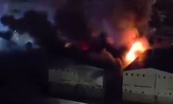 Şantiye Yatakhanesinde Yangın: 24 Konteyner Kül Oldu