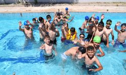 Battalgazi Belediyesi’nden Kur’an Kursu Öğrencilerine Yüzme Etkinliği