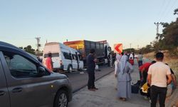 Tarım İşçilerini Taşıyan Minibüs Tır'ın Altına Girdi